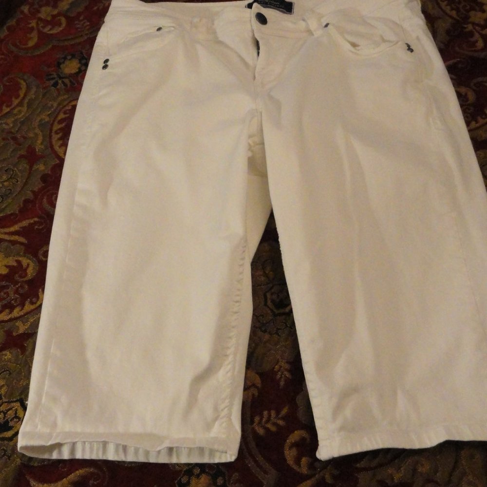 Tommy Bahama bermuda shorts size 14